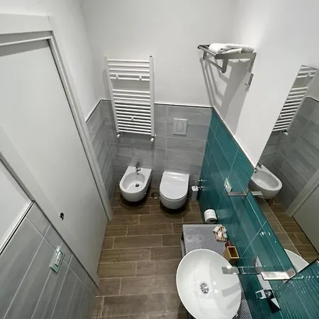 בית הארחה Metropolis Stazione 4*