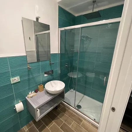 Metropolis Stazione בית הארחה