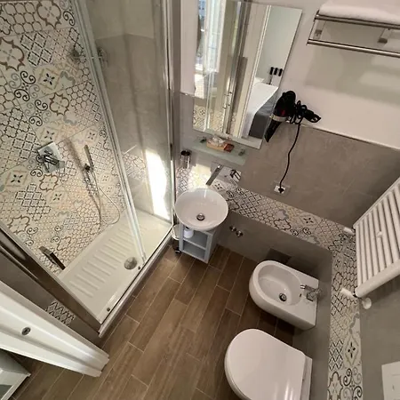 Metropolis Stazione 4* נאפולי