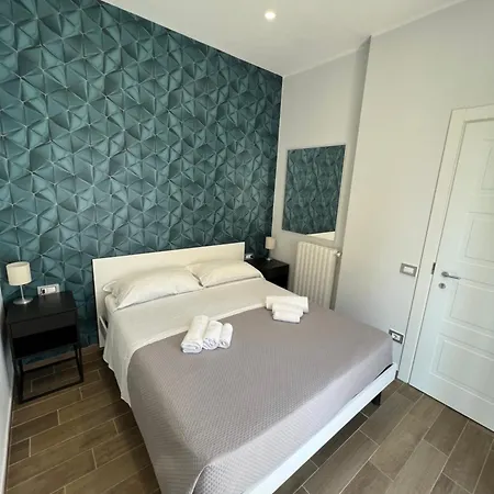 Metropolis Home Stazione Centrale Napoli * Neapol